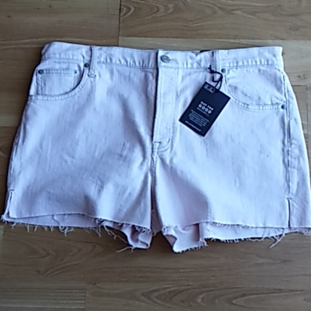 Gap blush pink high rise 3" short size 33